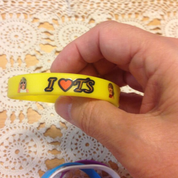 swiftie alert - five T.S. bracelets - Picture 3 of 5